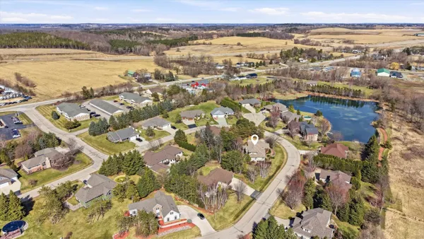 $629,000 | 429 South Pine Grove Lane, Hortonville, WI 54944