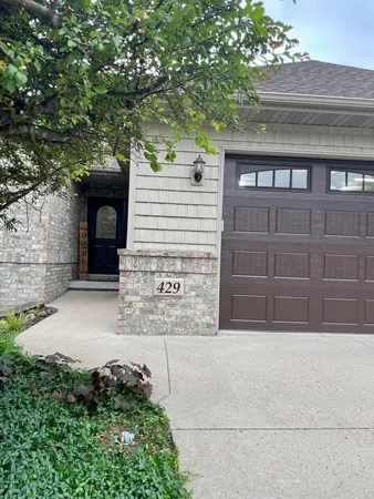 $629,000 | 429 South Pine Grove Lane, Hortonville, WI 54944