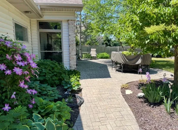 $629,000 | 429 South Pine Grove Lane, Hortonville, WI 54944