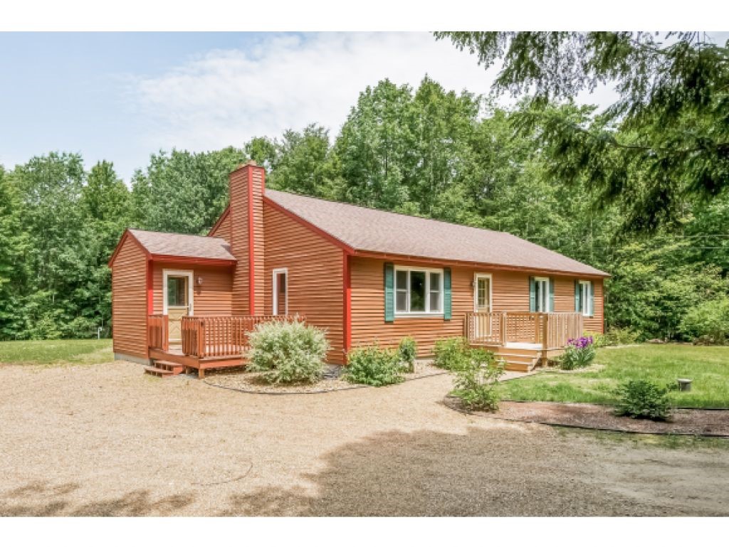 552 Clough Hill Road Loudon, NH 03307 - Photo 1 of 36 Gallery Image 1
