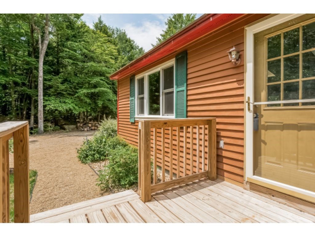 552 Clough Hill Road Loudon, NH 03307 - Photo 4 of 36 Gallery Image 4