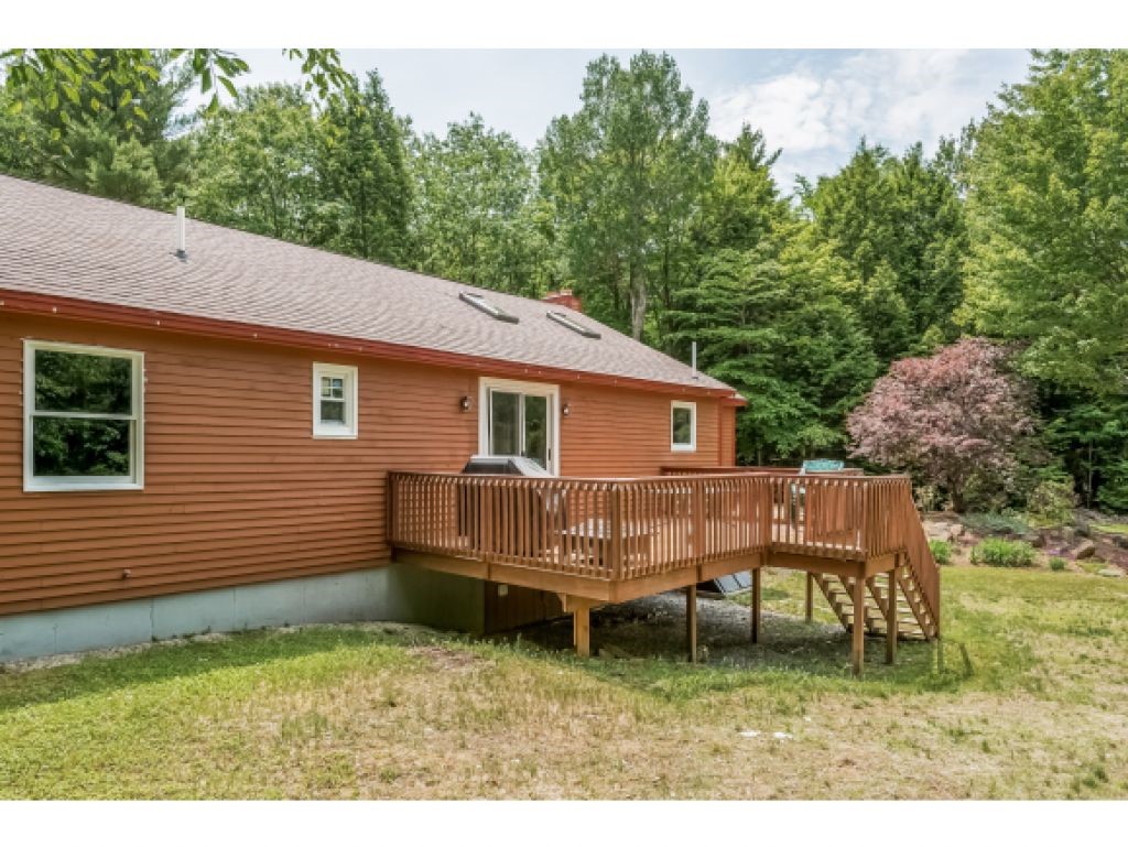 552 Clough Hill Road Loudon, NH 03307 - Photo 8 of 36 Gallery Image 8