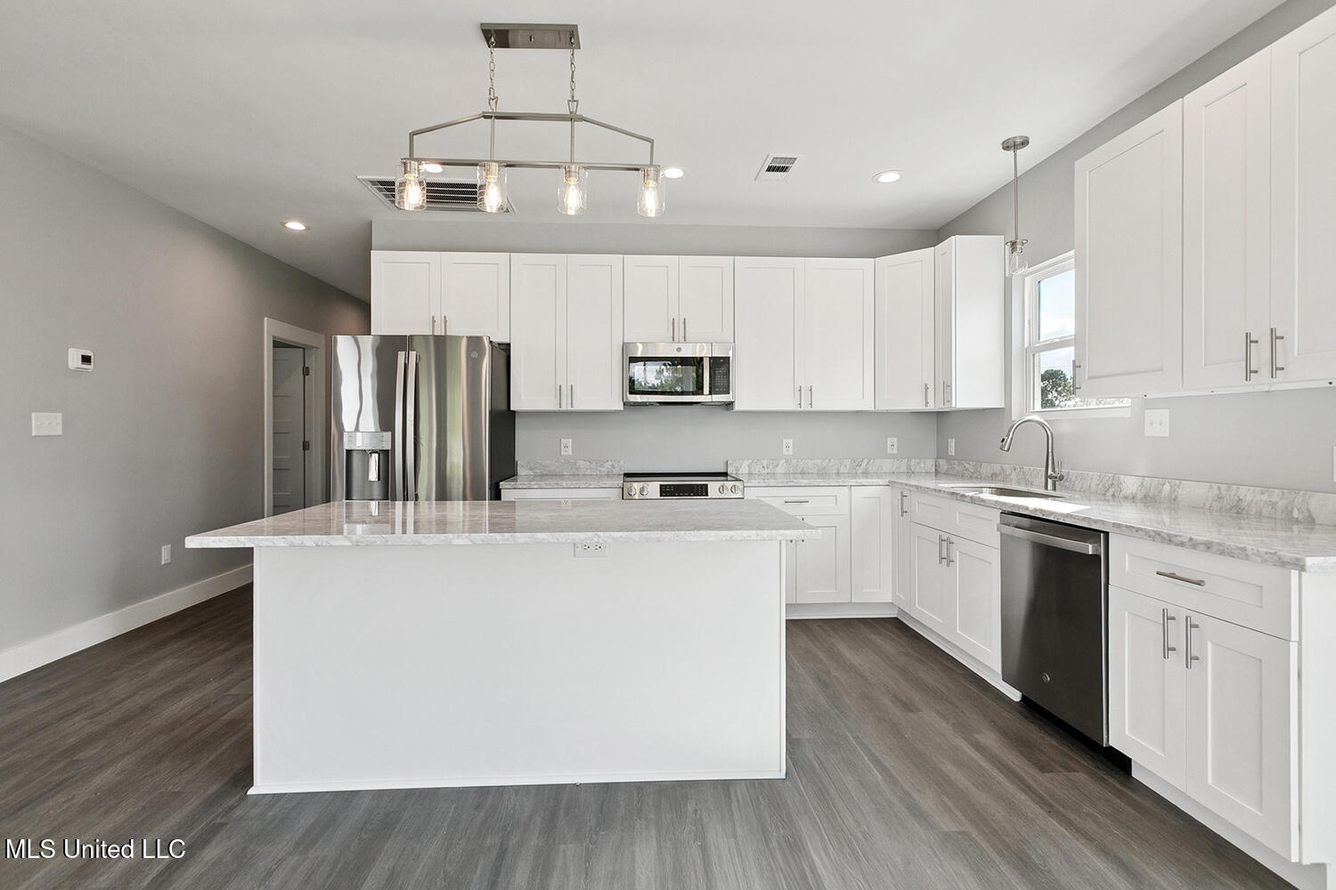 5019 Colorado Street Bay St. Louis, MS 39520 - Photo 5 of 21 Kitchen2