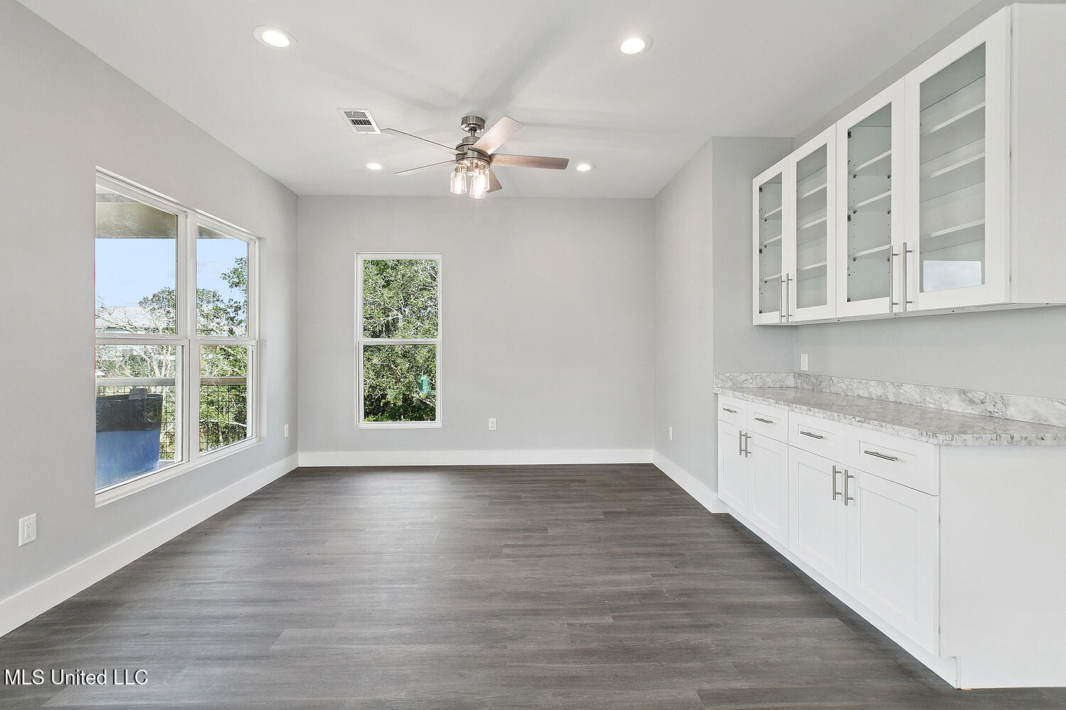 5019 Colorado Street Bay St. Louis, MS 39520 - Photo 9 of 21 Living