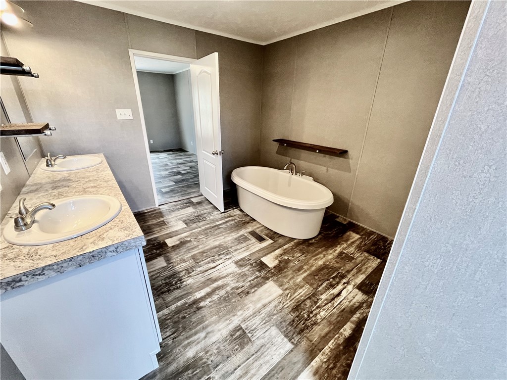 296 Shrine Club Road Waterloo, SC 29384 - Photo 15 of 27 Soaking Tub