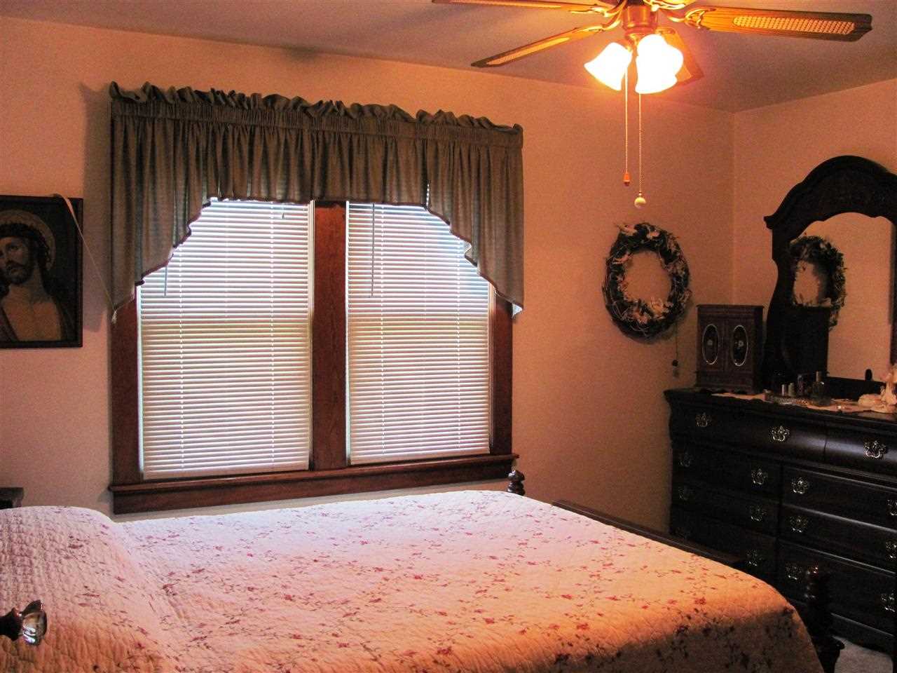 60 South Eickhoff Road Evansville, IN 47712 - Photo 8 of 28 Gallery Image 8