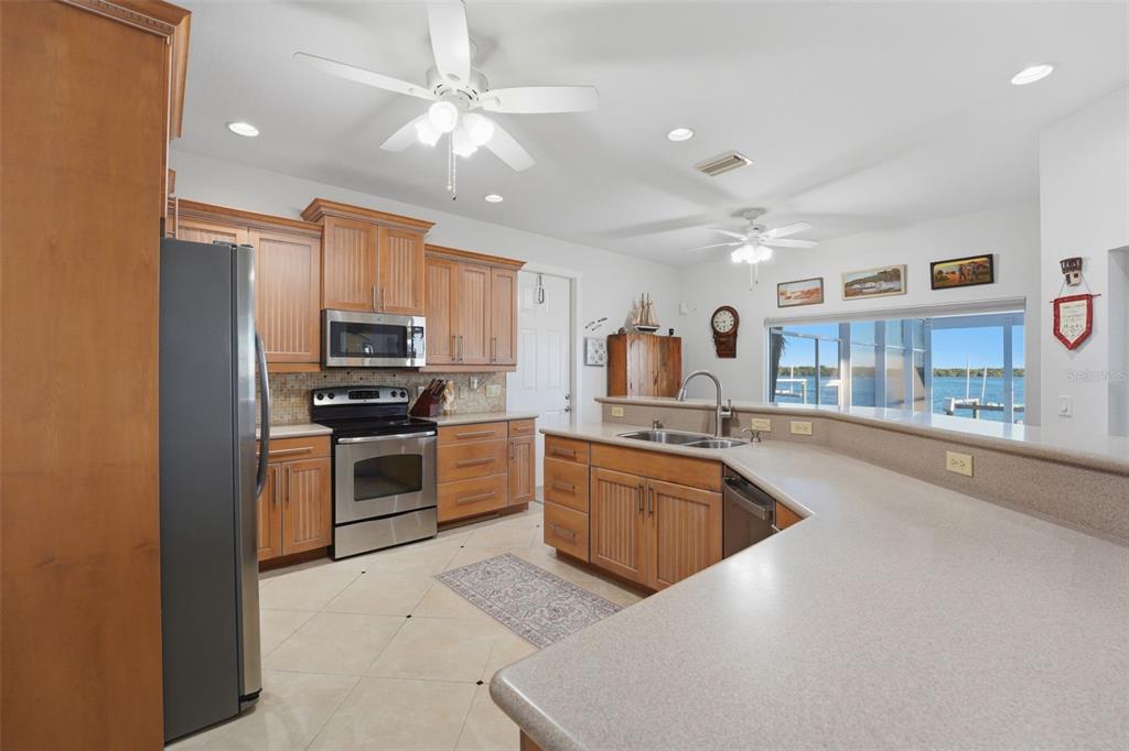 3260 Peace River Drive Punta Gorda, FL 33983 - Photo 10 of 59