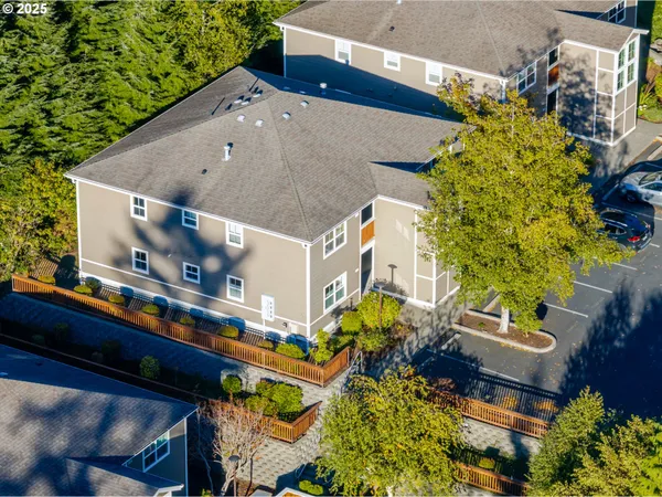 $550,000 | 420 Elk Creek Road, Unit 401, Cannon Beach, OR 97110