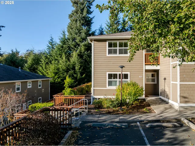 $550,000 | 420 Elk Creek Road, Unit 401, Cannon Beach, OR 97110