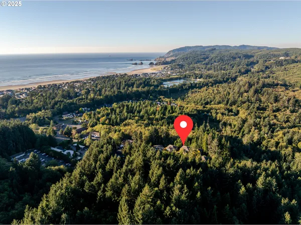 $550,000 | 420 Elk Creek Road, Unit 401, Cannon Beach, OR 97110