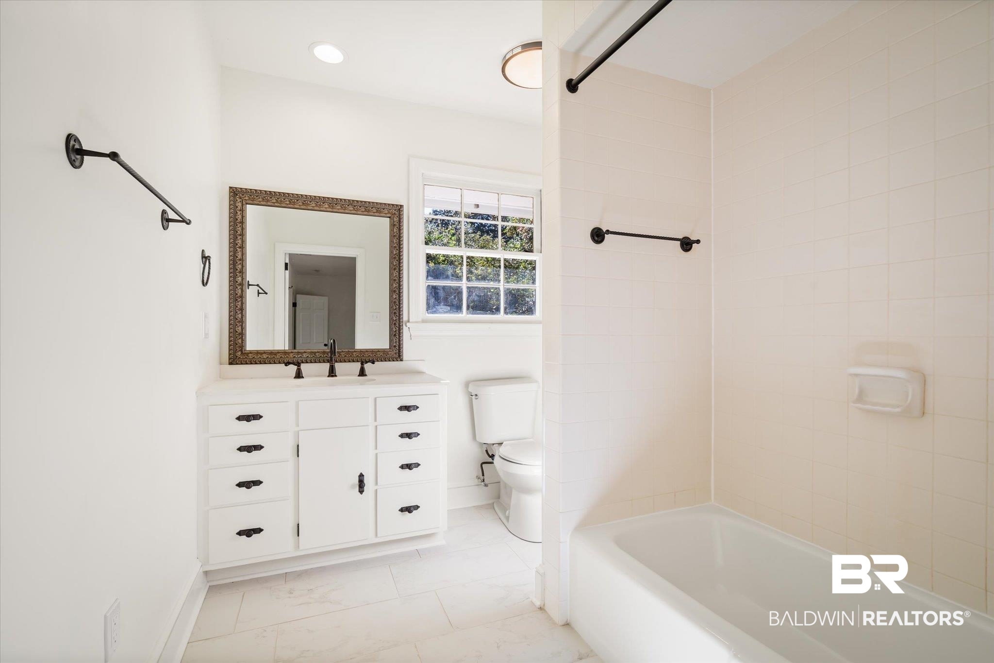 111 East Carmel Drive Mobile, AL 36608 - Photo 19 of 50