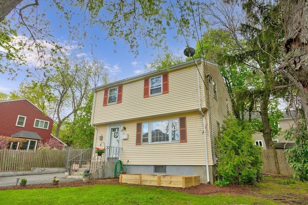 33 Ames Avenue Lexington, MA 02421 - Photo 4 of 38 Gallery Image 4