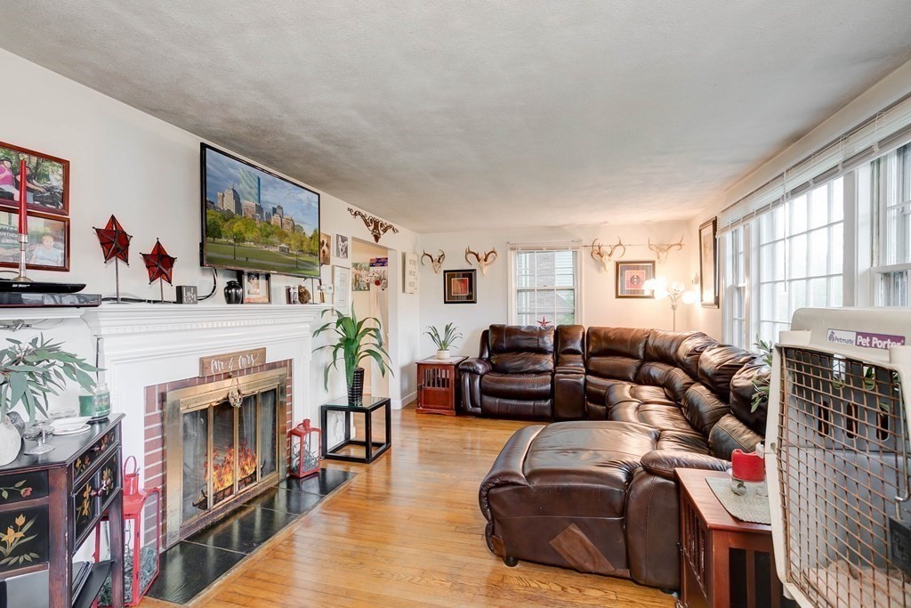 33 Ames Avenue Lexington, MA 02421 - Photo 5 of 38 Gallery Image 5