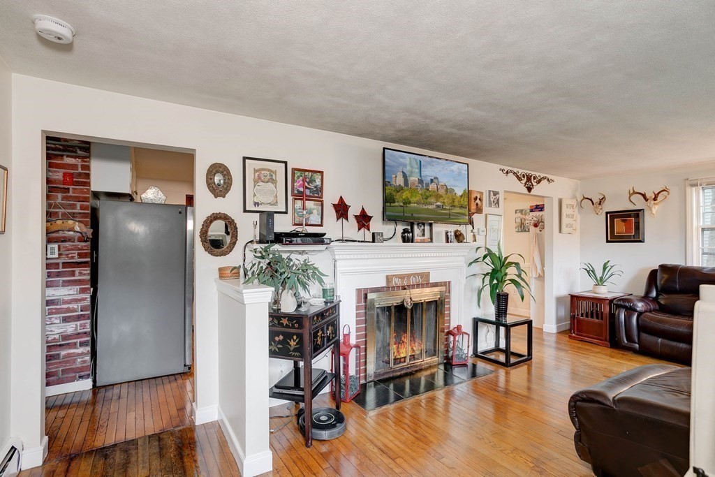 33 Ames Avenue Lexington, MA 02421 - Photo 6 of 38 Gallery Image 6