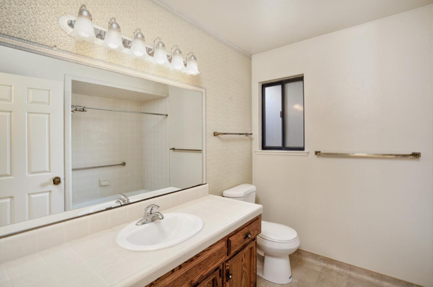 108 Nissen Road, Unit 3 Salinas, CA 93901 - Photo 8 of 16 Gallery Image 8