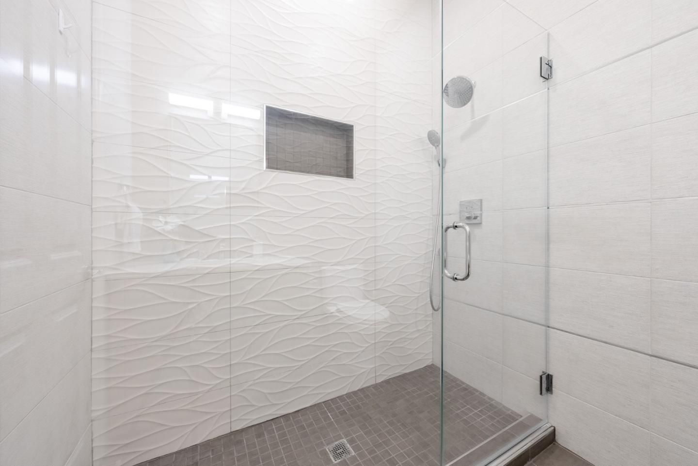 1173 Elysian Place San Jose, CA 95125 - Photo 28 of 60 a bathroom with a shower