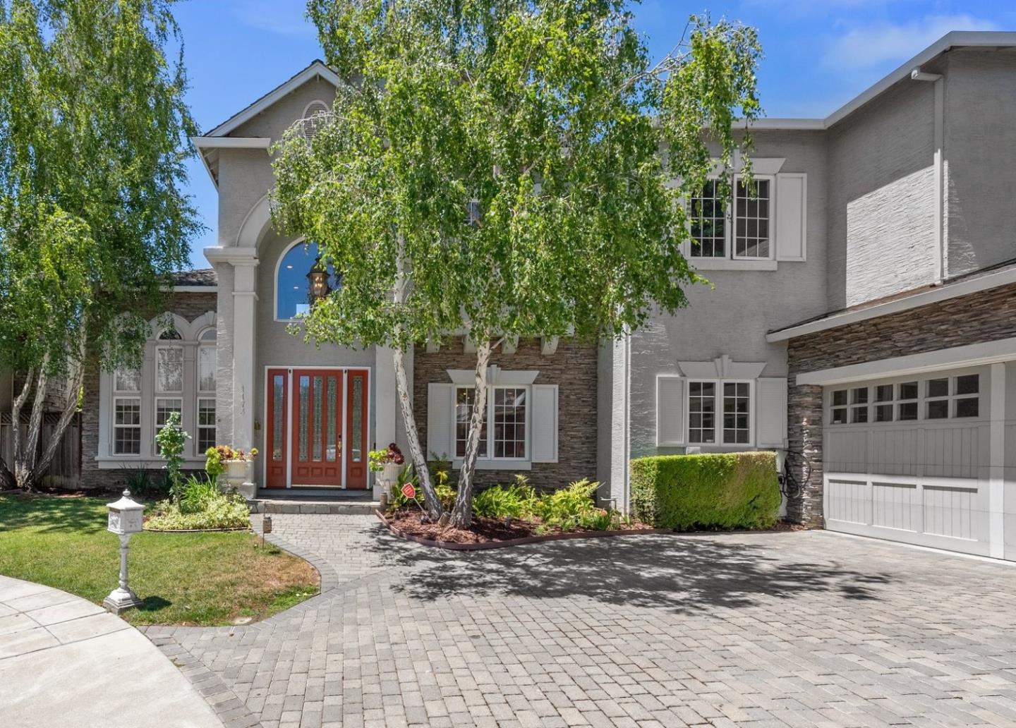 1173 Elysian Place San Jose, CA 95125 - Photo 4 of 60 a front view of a house with garden