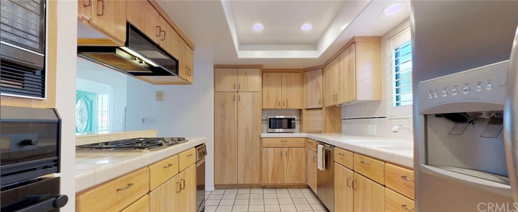 301 44th Street Manhattan Beach, CA 90266 - Photo 8 of 21