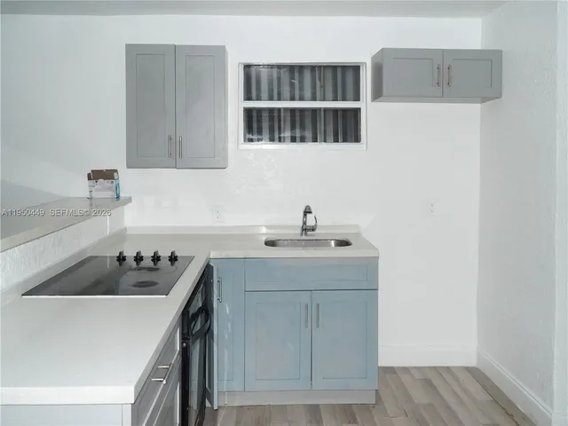 $1,900 | 4079 Linda Lane, Palm Springs, FL 33406