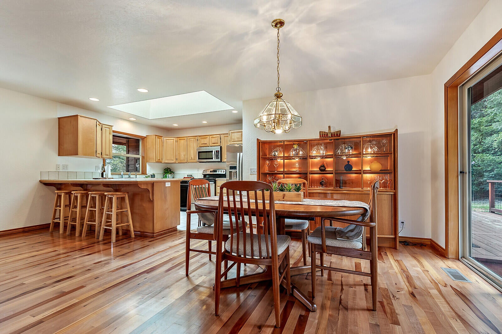 18798 North Applegate Road Grants Pass, OR 97527 - Photo 7 of 34 Spacious Dining Area