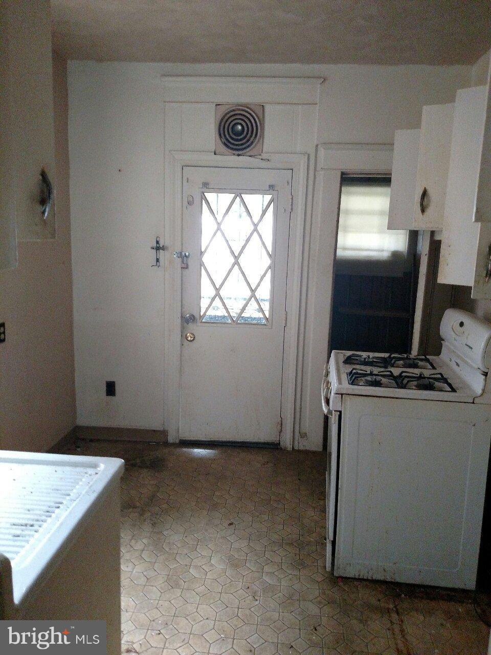 2229 Riggs Avenue Baltimore, MD 21216 - Photo 5 of 14 Kitchen