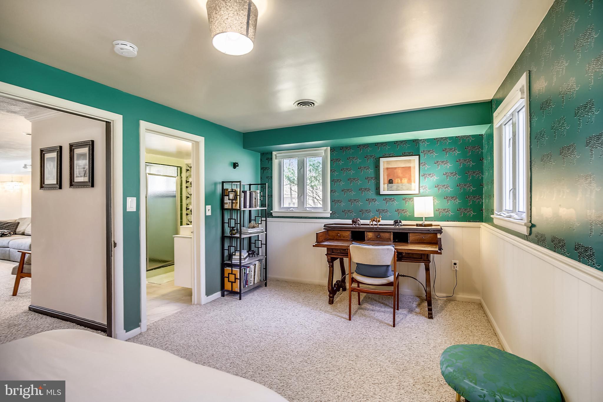 400 Stonington Road Silver Spring, MD 20902 - Photo 41 of 66 a workspace with furniture and window