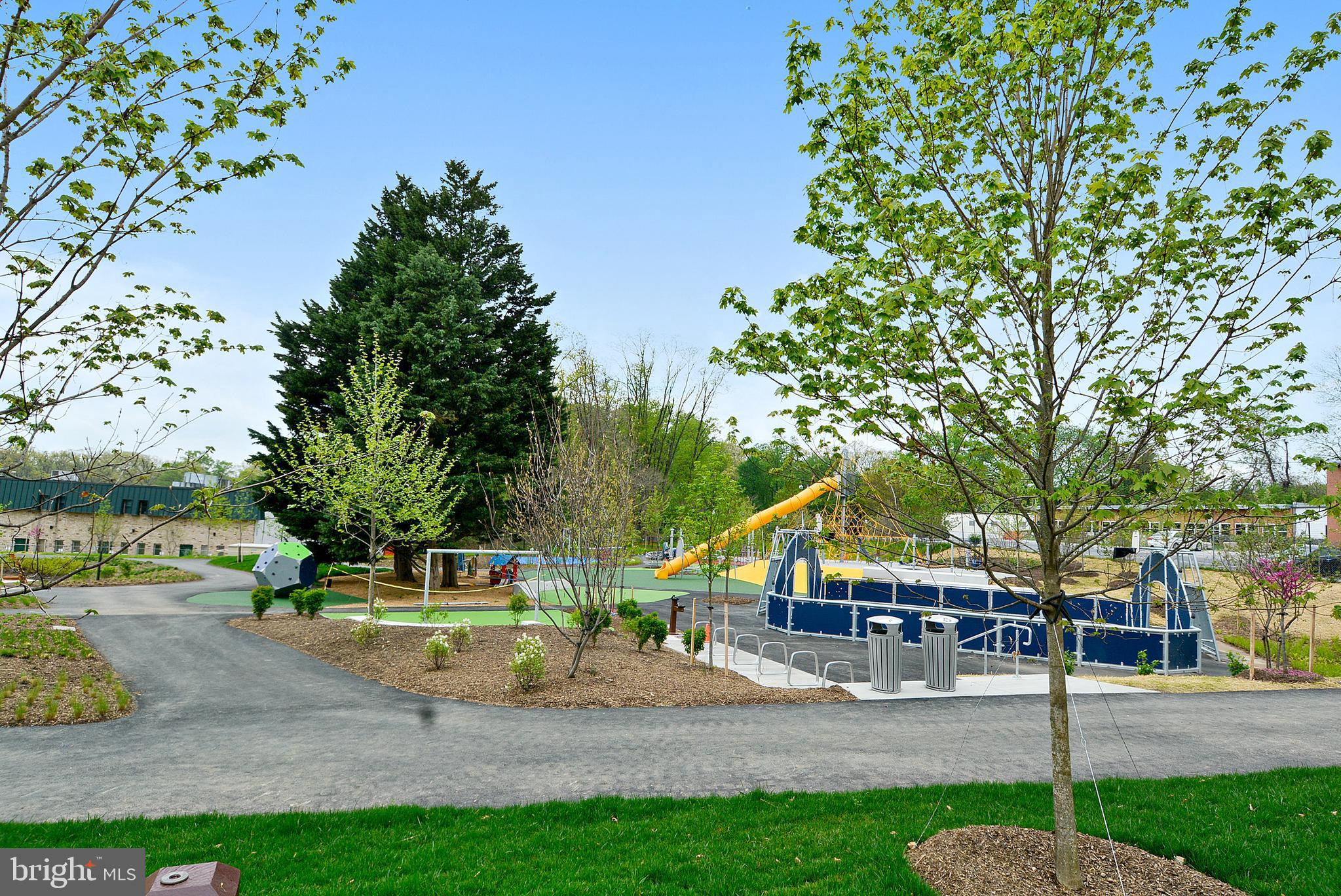 400 Stonington Road Silver Spring, MD 20902 - Photo 61 of 66 a view of a house with a yard