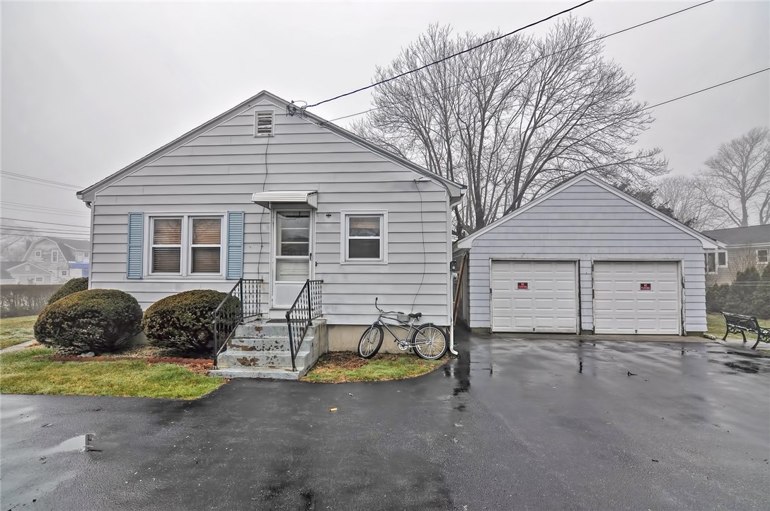 228 Purgatory Road Middletown, RI 02842 - Photo 17 of 20