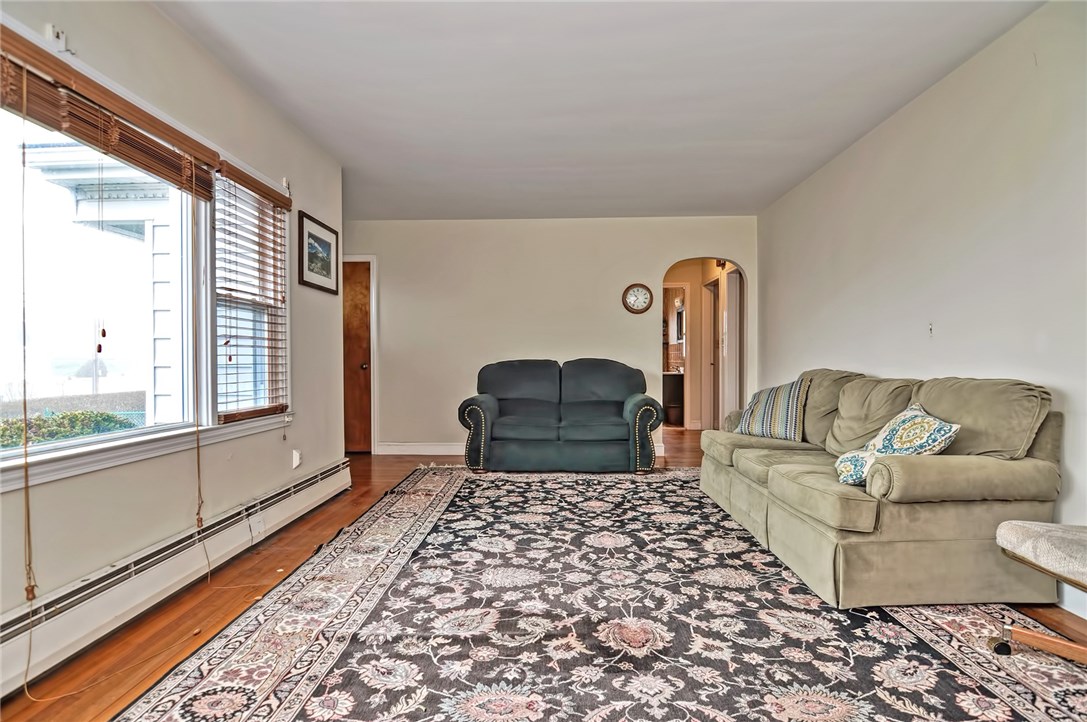 228 Purgatory Road Middletown, RI 02842 - Photo 4 of 20