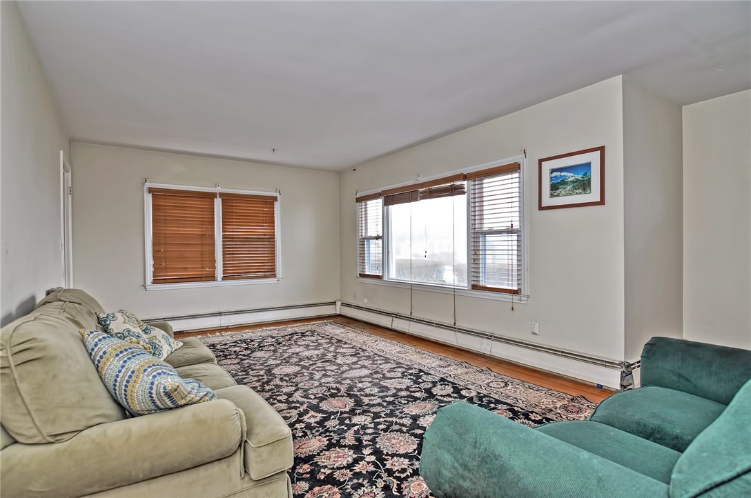 228 Purgatory Road Middletown, RI 02842 - Photo 5 of 20