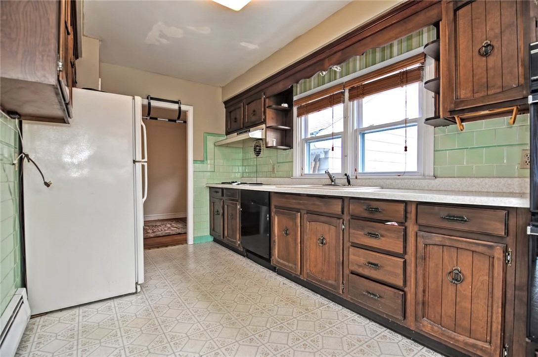 228 Purgatory Road Middletown, RI 02842 - Photo 6 of 20