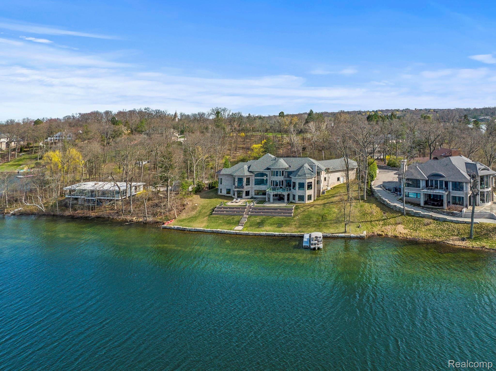 1530 Kirkway Road Bloomfield Hills, MI 48302 - Photo 5 of 38 108-web-or-mls-DJI_0322.JPG