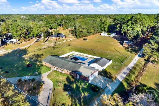 $530,000 | 176 7th Street, Bloomingdale, GA 31302