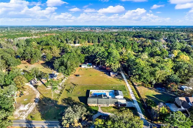 $530,000 | 176 7th Street, Bloomingdale, GA 31302