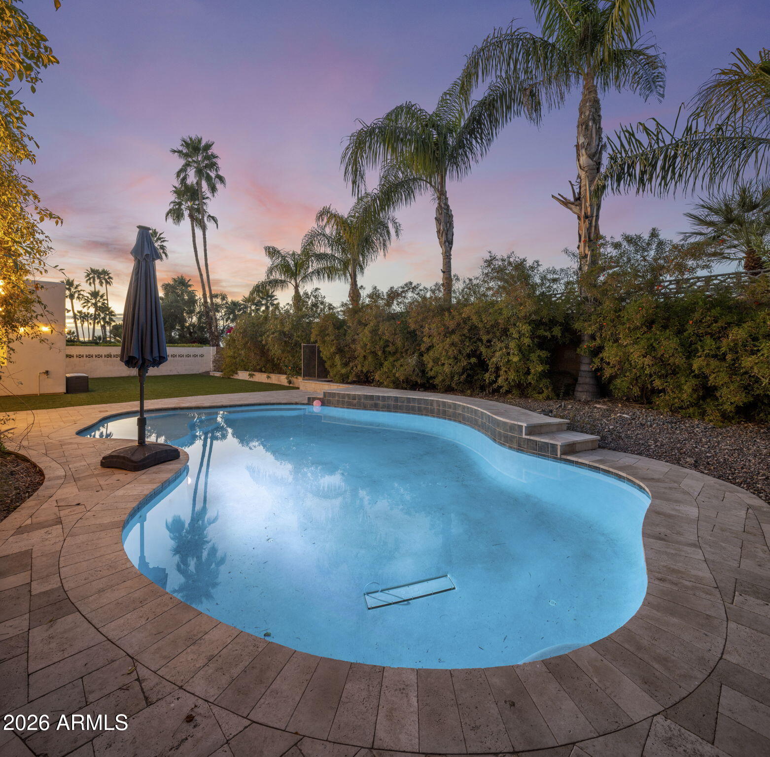 2020 East State Avenue Phoenix, AZ 85020 - Photo 34 of 43 Resort-style Yard