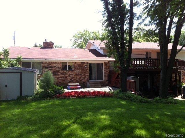5434 Greenfield Road Brighton, MI 48114 - Photo 18 of 20 summer rear exterior