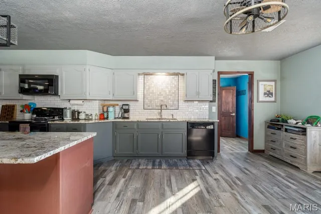 $339,900 | 30353 Starling Drive, Stoutland, MO 65567