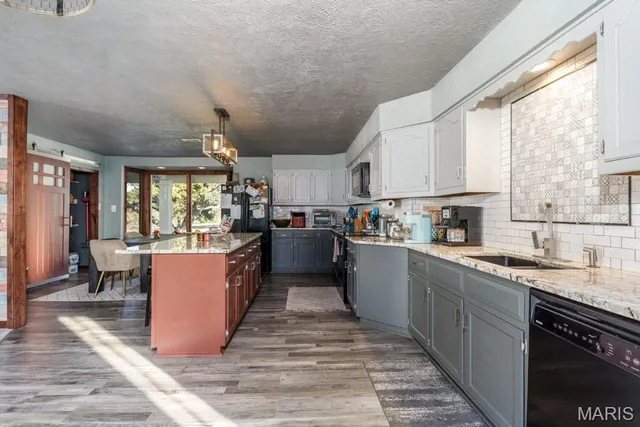 $339,900 | 30353 Starling Drive, Stoutland, MO 65567