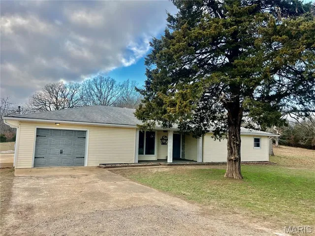 $339,900 | 30353 Starling Drive, Stoutland, MO 65567