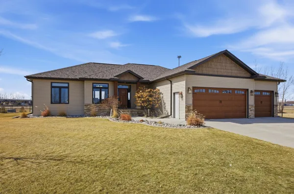 $699,000 | 316 Prairie Drive, Harwood, ND 58042