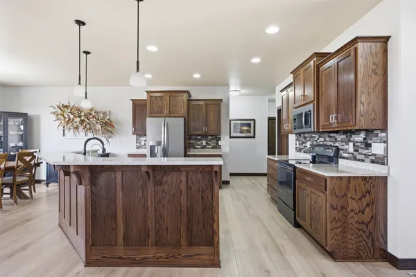 $699,000 | 316 Prairie Drive, Harwood, ND 58042