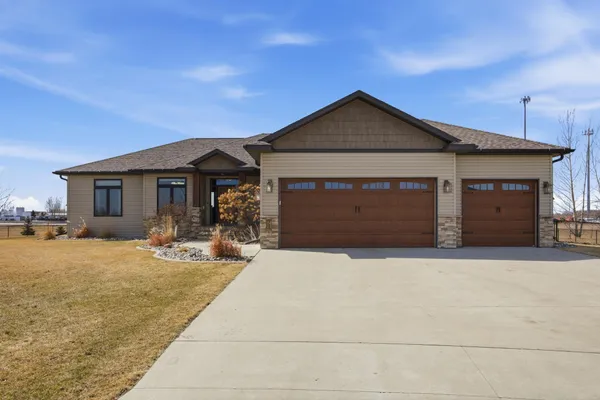$699,000 | 316 Prairie Drive, Harwood, ND 58042