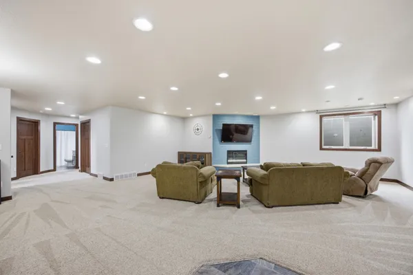 $699,000 | 316 Prairie Drive, Harwood, ND 58042