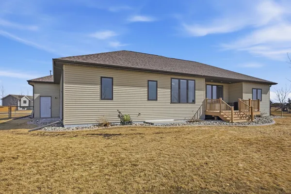 $699,000 | 316 Prairie Drive, Harwood, ND 58042