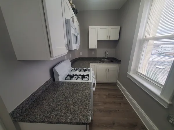 $1,800 | 738 Washington Street, Unit 7, Norwood, MA 02062