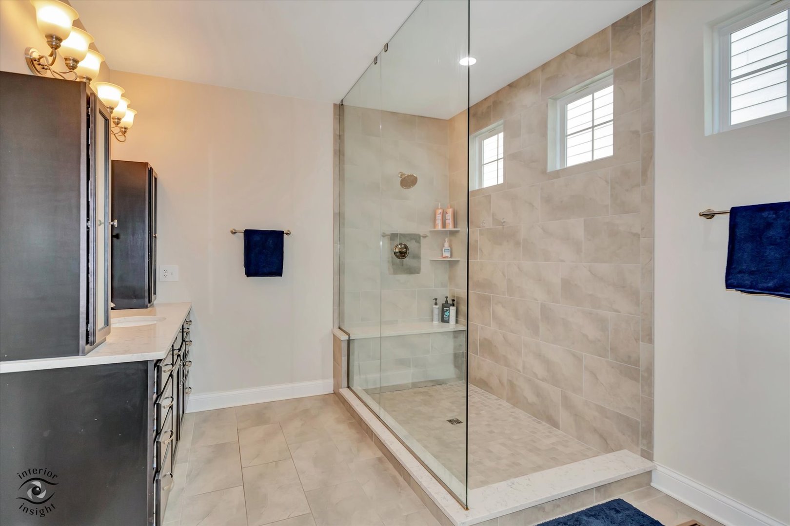318 Arabian Circle Willowbrook, IL 60527 - Photo 20 of 37 a bathroom with a shower