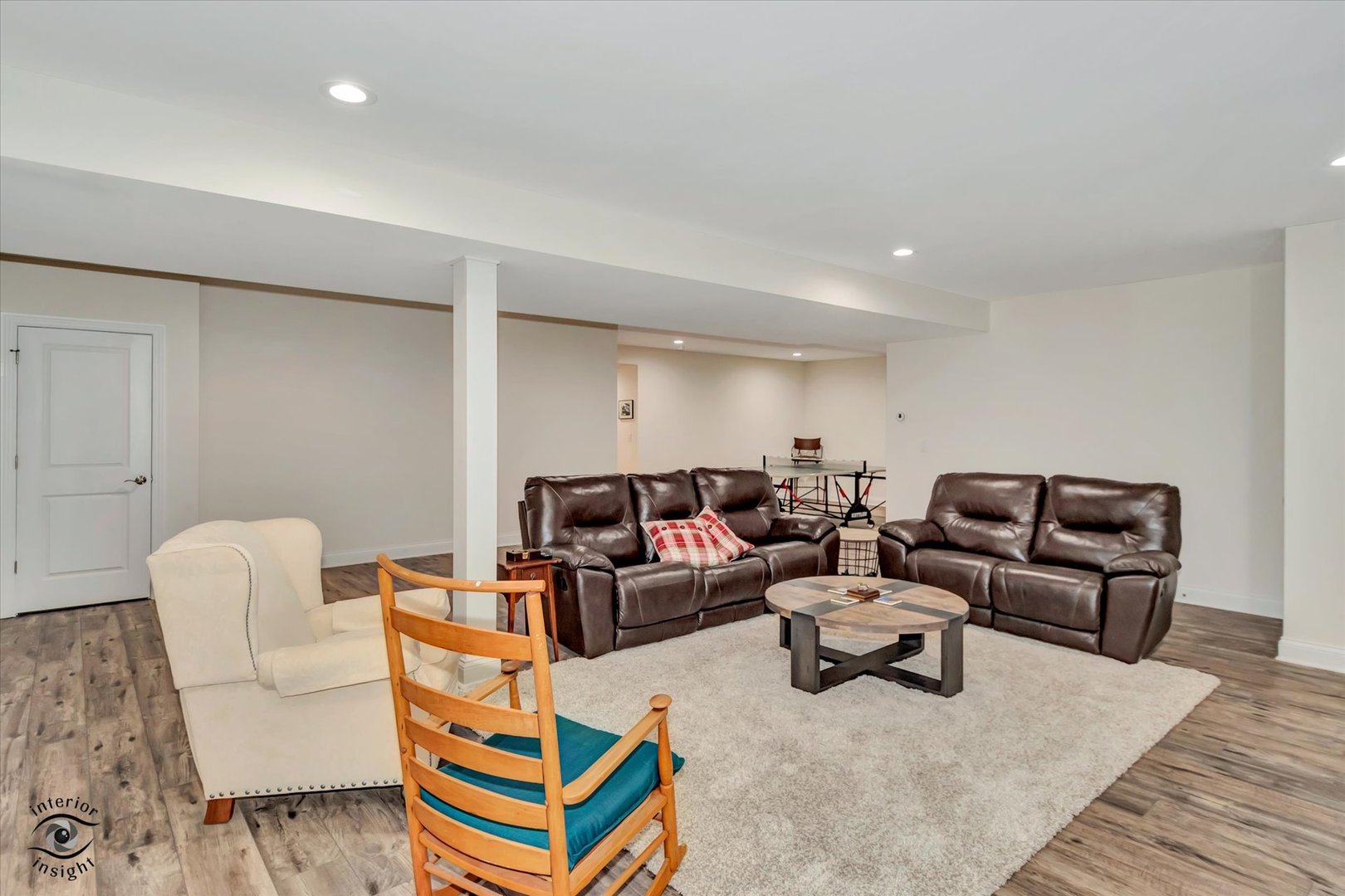 318 Arabian Circle Willowbrook, IL 60527 - Photo 28 of 37 a living room with furniture and a couch