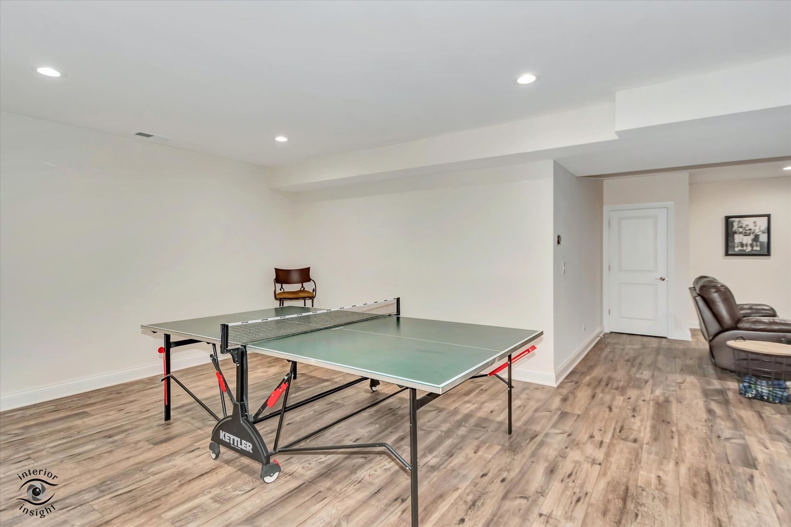 318 Arabian Circle Willowbrook, IL 60527 - Photo 30 of 37 a workspace with furniture and wooden floor