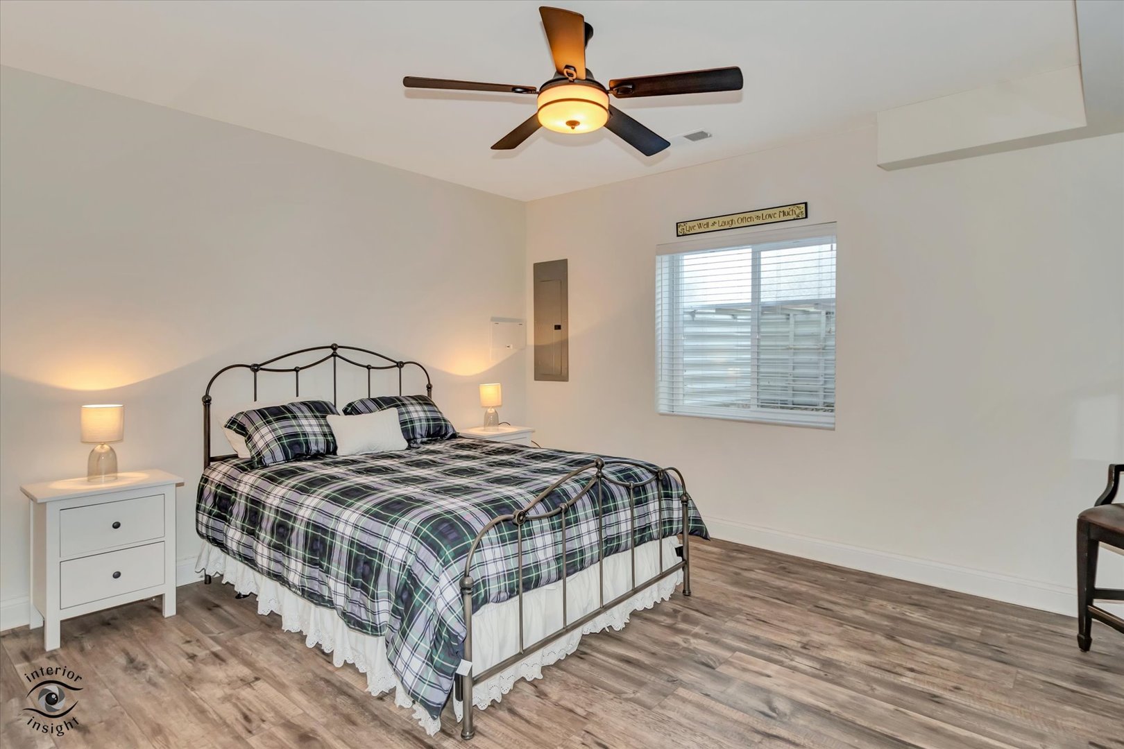 318 Arabian Circle Willowbrook, IL 60527 - Photo 32 of 37 a bedroom with a bed and a chandelier