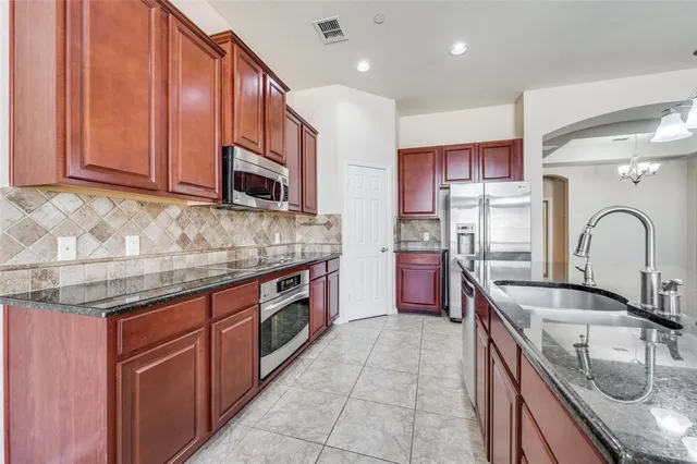 $2,650 | 1905 Lantana Lane, Irving, TX 75063